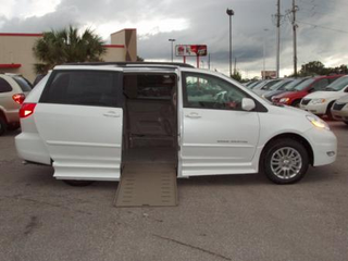 Illustration for article titled 2013 Dodge Grand Caravan SXT- Braun Mobility Conversion: A Jal-oppo Review